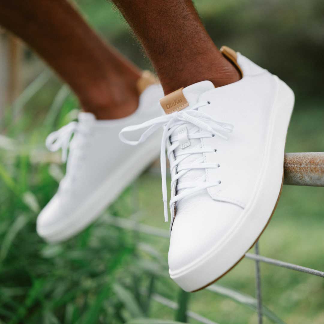 OluKai Top Pick | Lae‘ahi Lī ‘Ili Men's Leather Sneakers - Bright White
