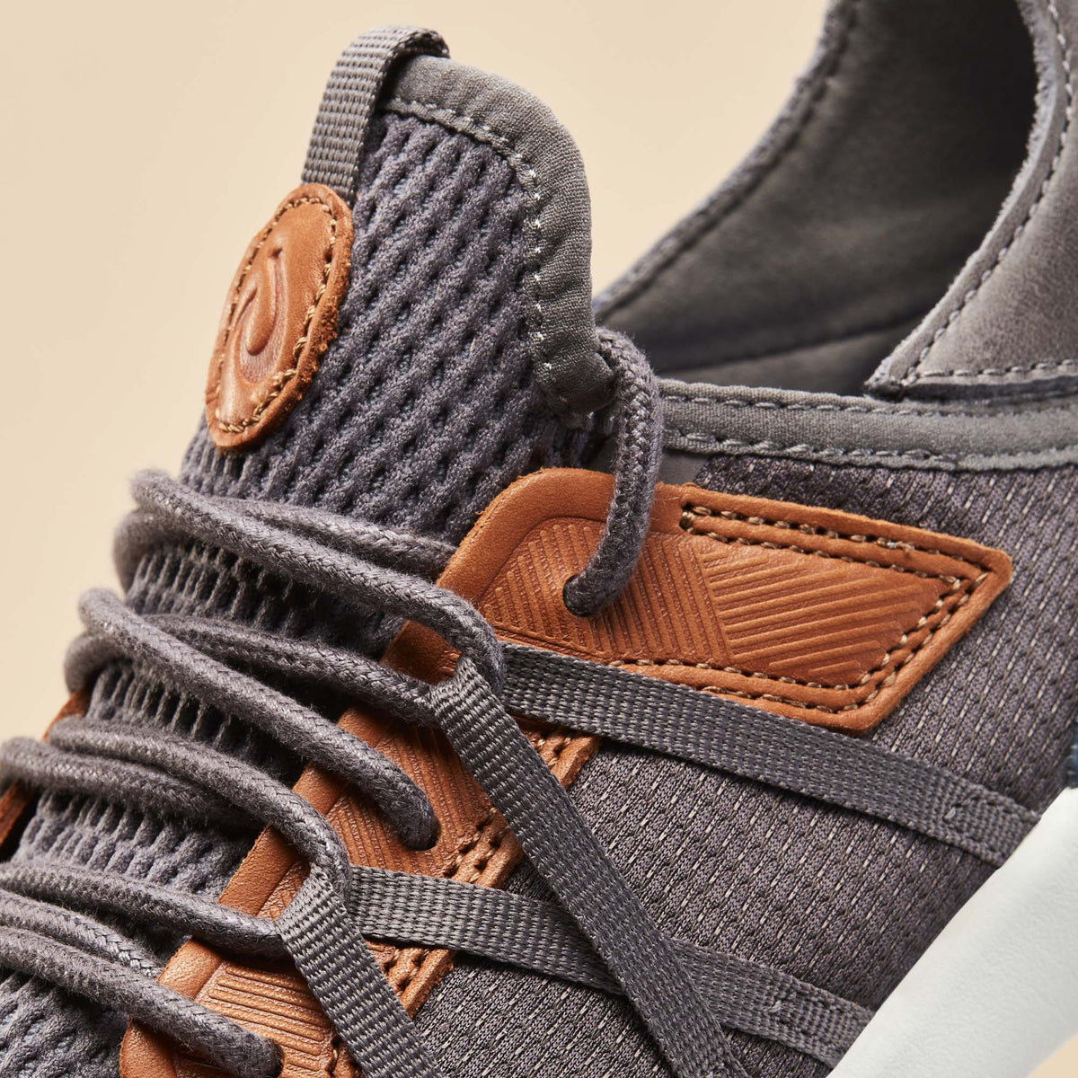 OluKai Classic | Mio Lī Men's Athletic Shoes - Pavement / Vintage Indigo