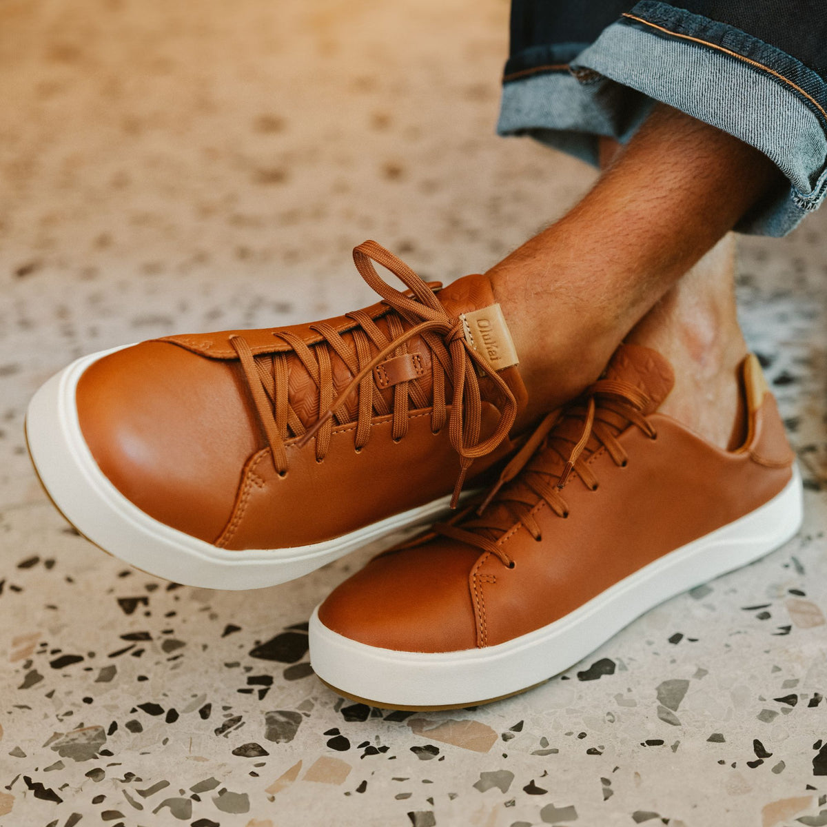 OluKai Popular | Lae‘ahi Lī ‘Ili Men's Leather Sneakers - Kukui Brown