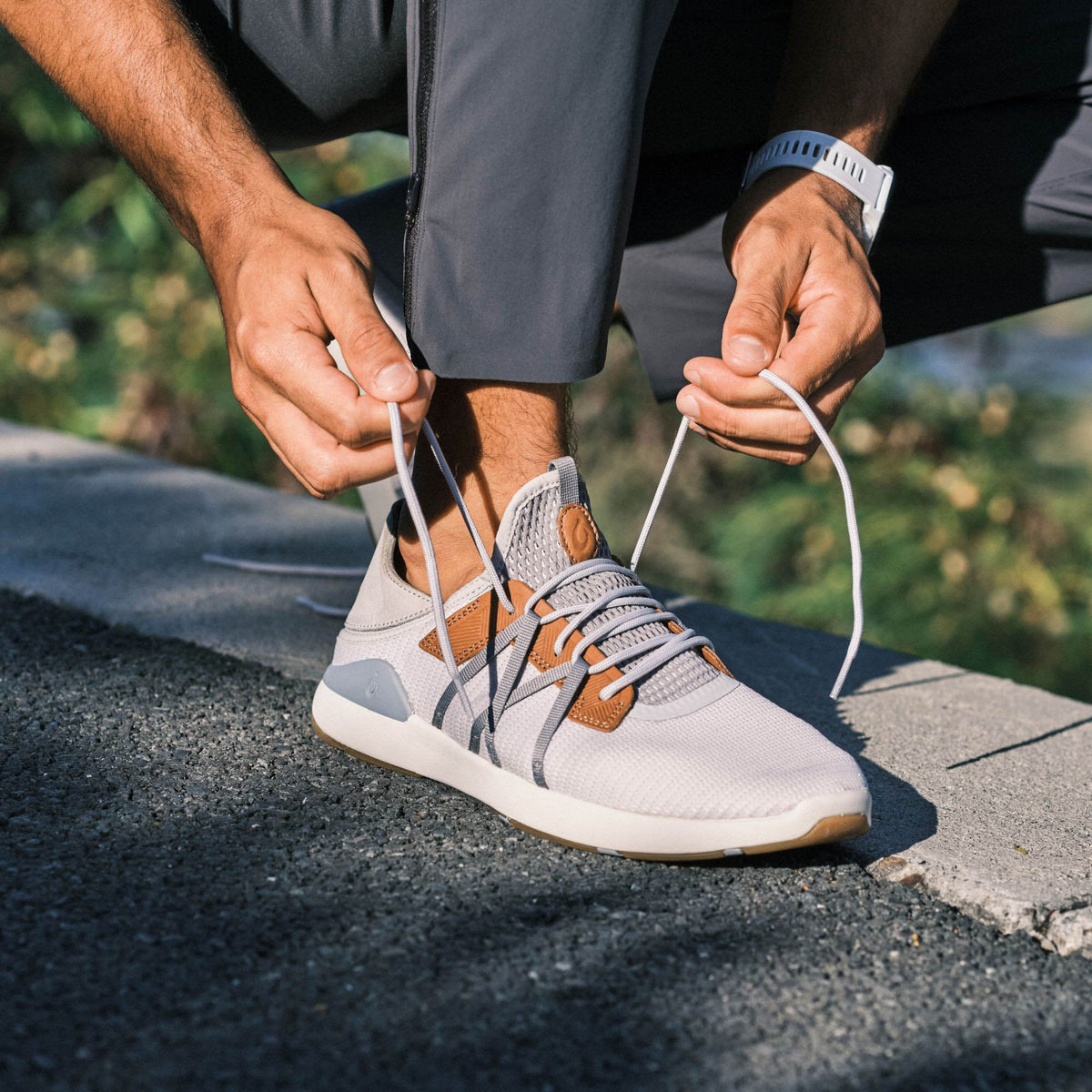 OluKai Trusted | Mio Lī Men's Athletic Shoes - Mist Grey / Poi