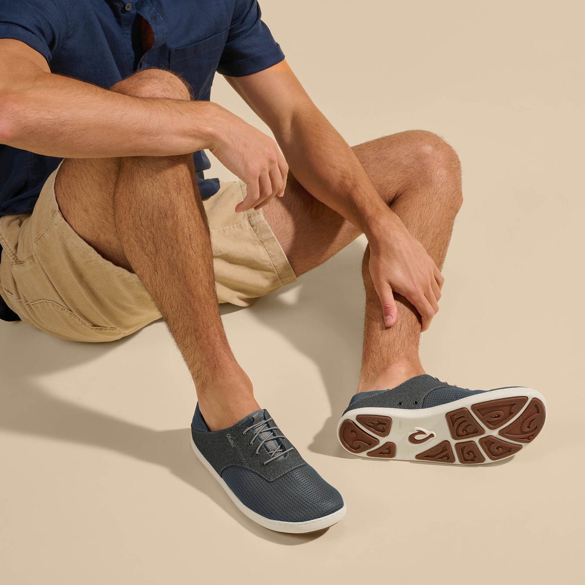 OluKai Featured | Nohea Moku Men's Boat Shoes - Charcoal / Clay