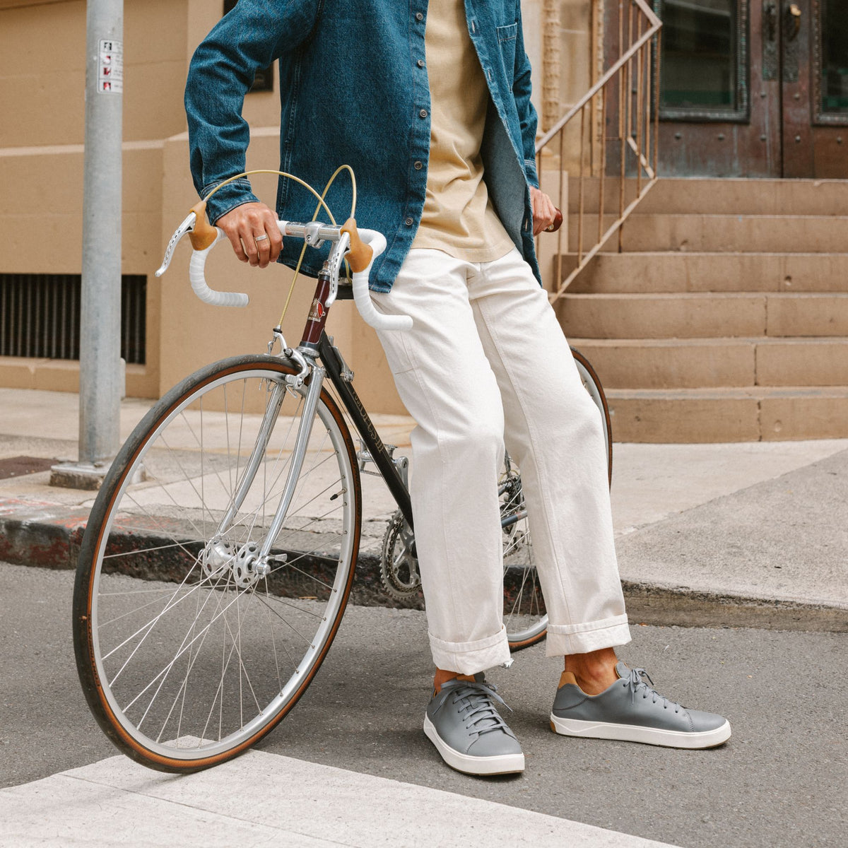 OluKai Special Offer | Lae‘ahi Lī ‘Ili Men's Leather Sneakers - Stone