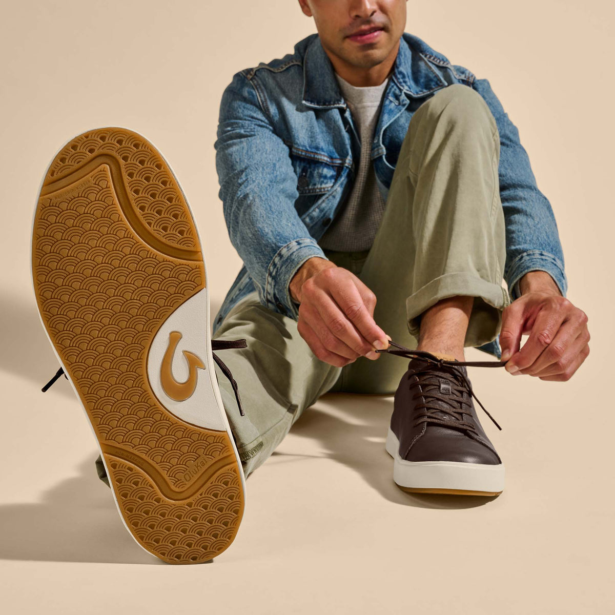OluKai Trending | Lae‘ahi Lī ‘Ili Men's Leather Sneakers - Dark Java