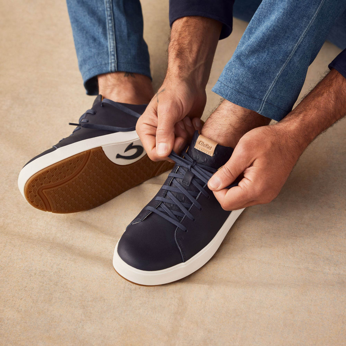OluKai New | Lae‘ahi Lī ‘Ili Men's Leather Sneakers - Trench Blue
