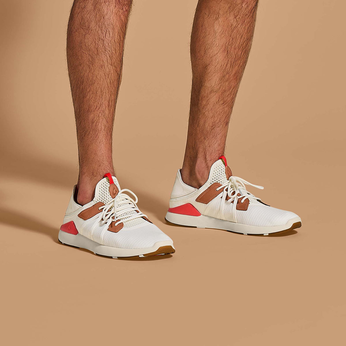 OluKai Recommended | Mio Lī Men's Athletic Shoes - Bright White / Red Lava