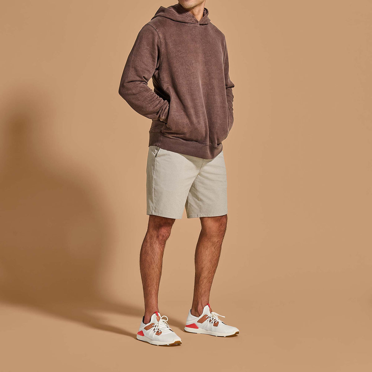 OluKai Recommended | Mio Lī Men's Athletic Shoes - Bright White / Red Lava