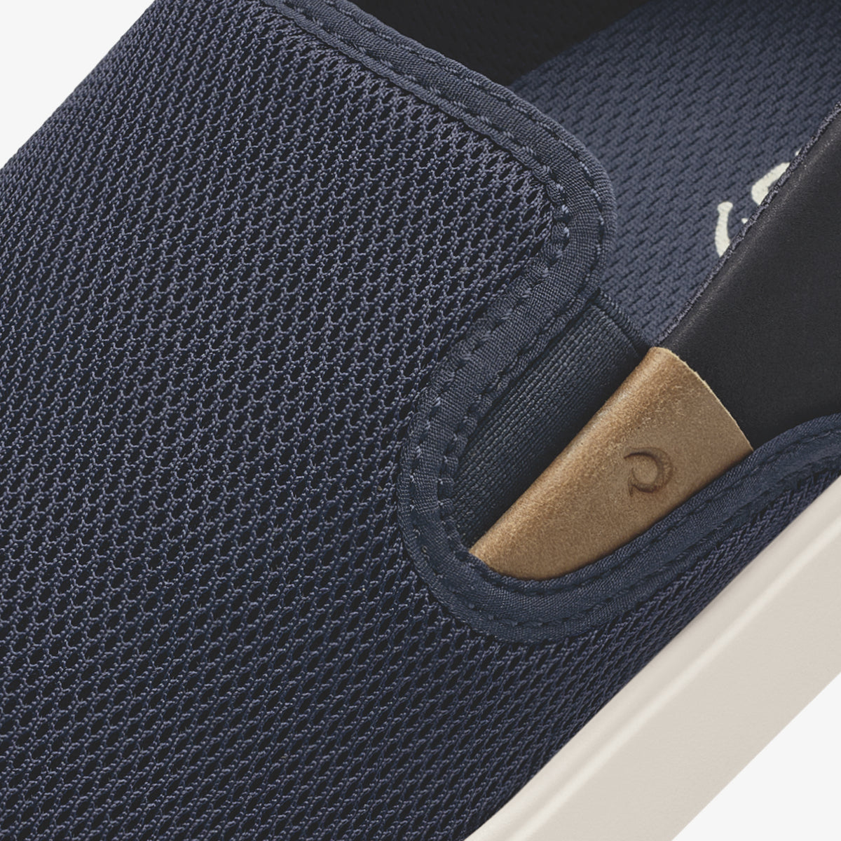 OluKai Quality | Lae'ahi Nui - Trench Blue / Tan