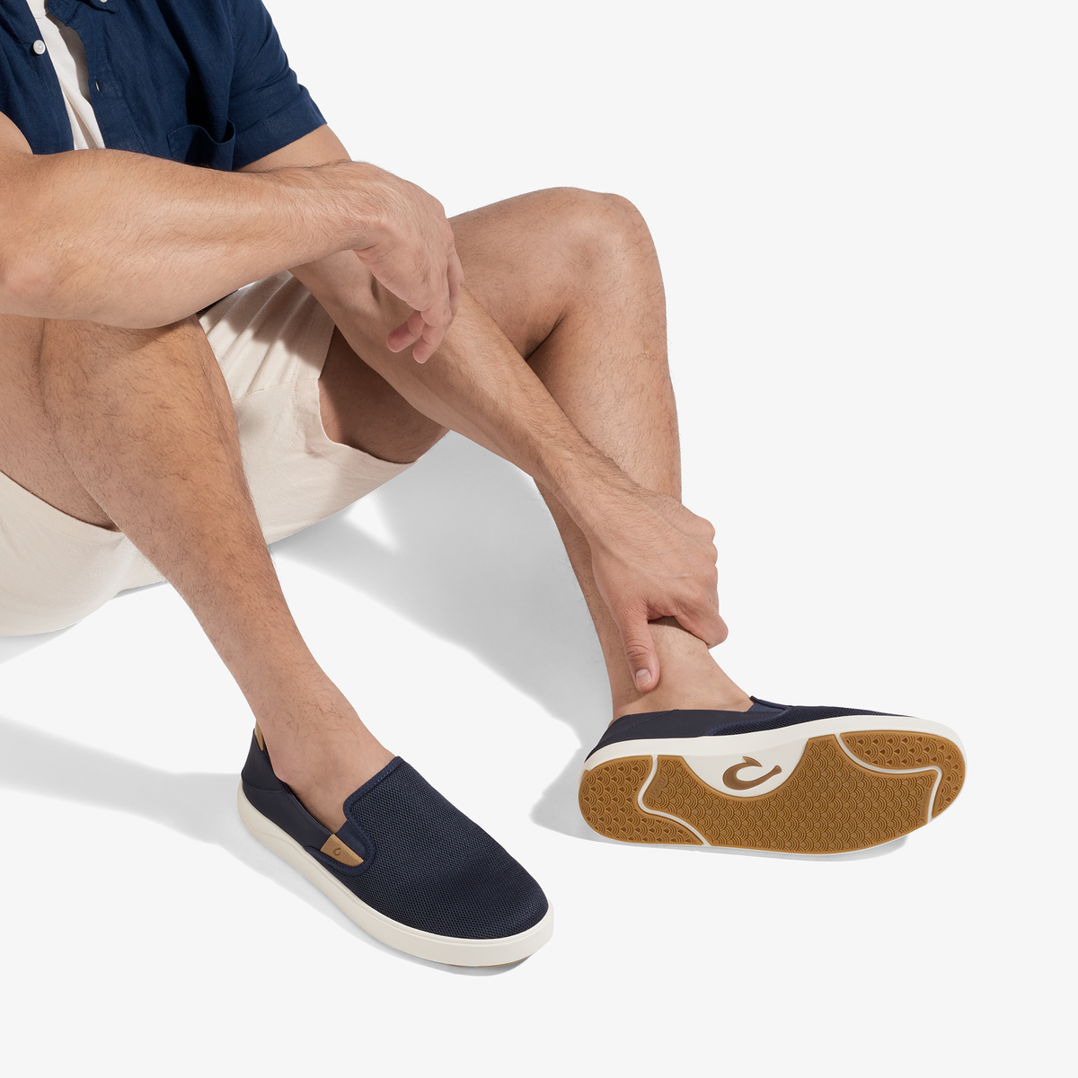 OluKai Quality | Lae'ahi Nui - Trench Blue / Tan