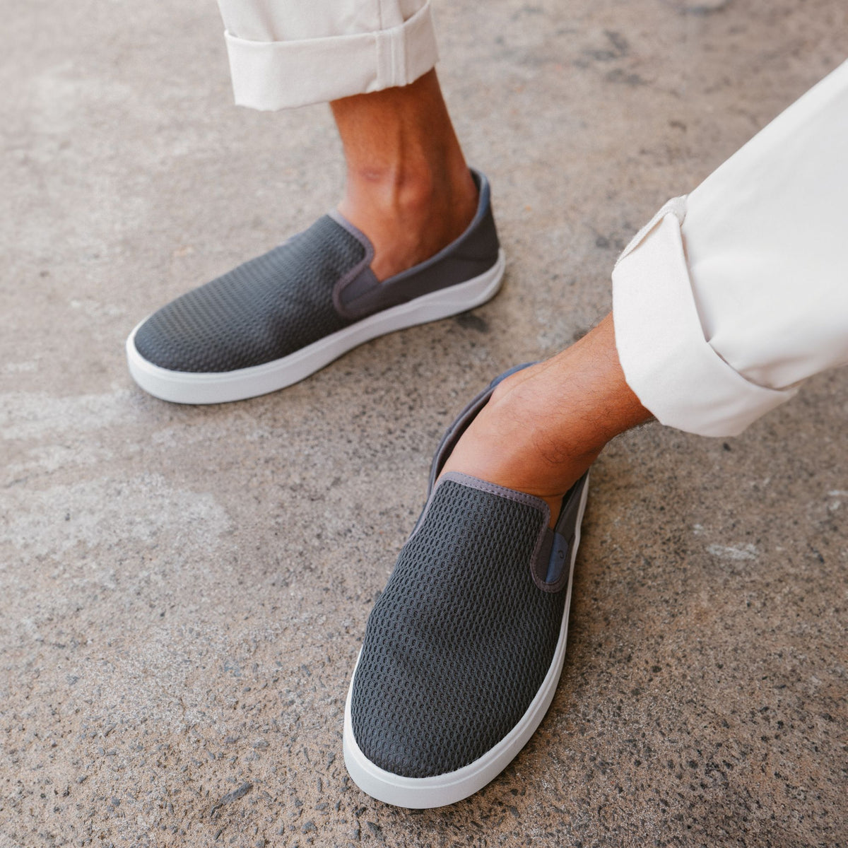 OluKai Value | Lae‘ahi Men's Slip-On Sneakers - Pavement