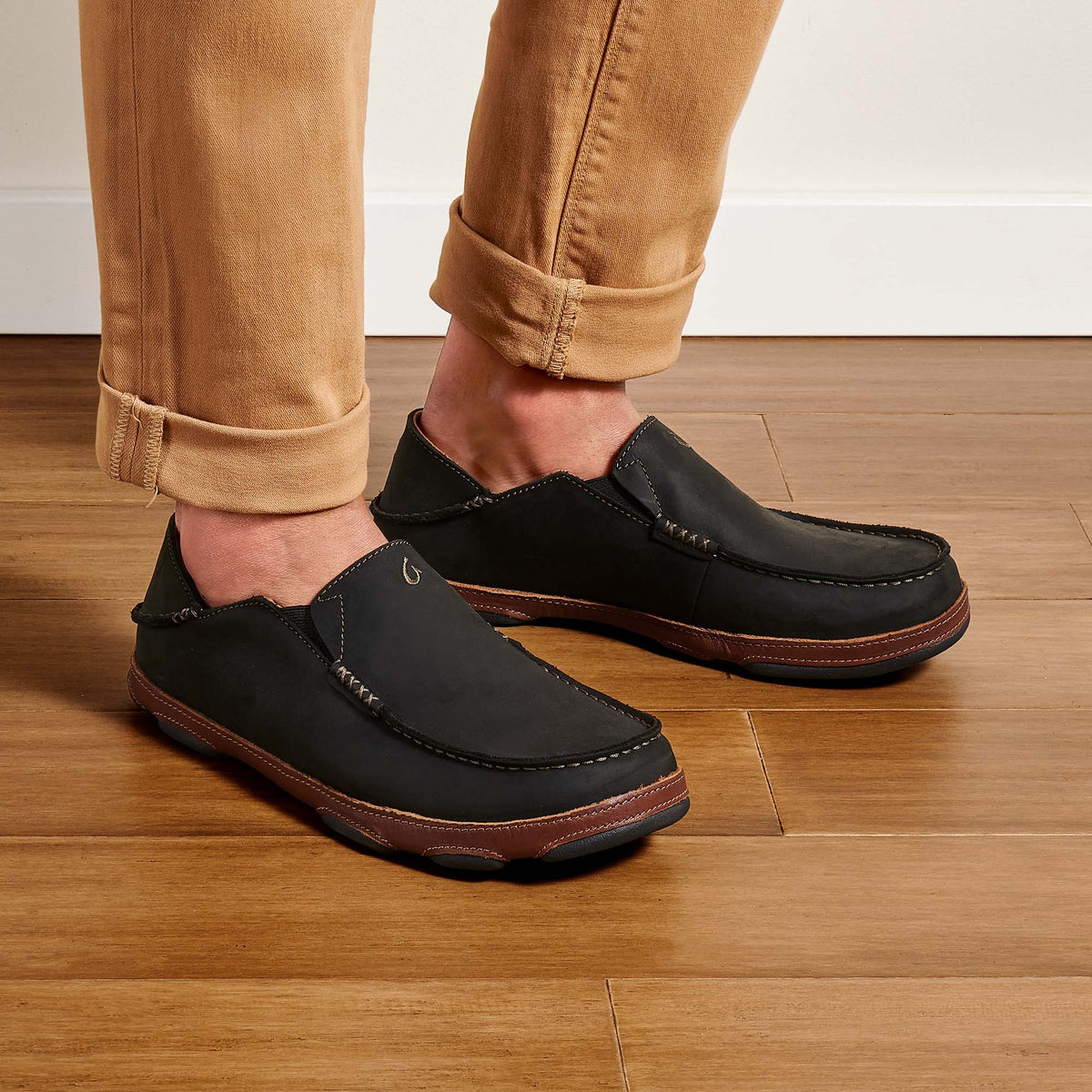 OluKai Latest | Moloā Men's Leather Slip On Shoes - Black / Toffee
