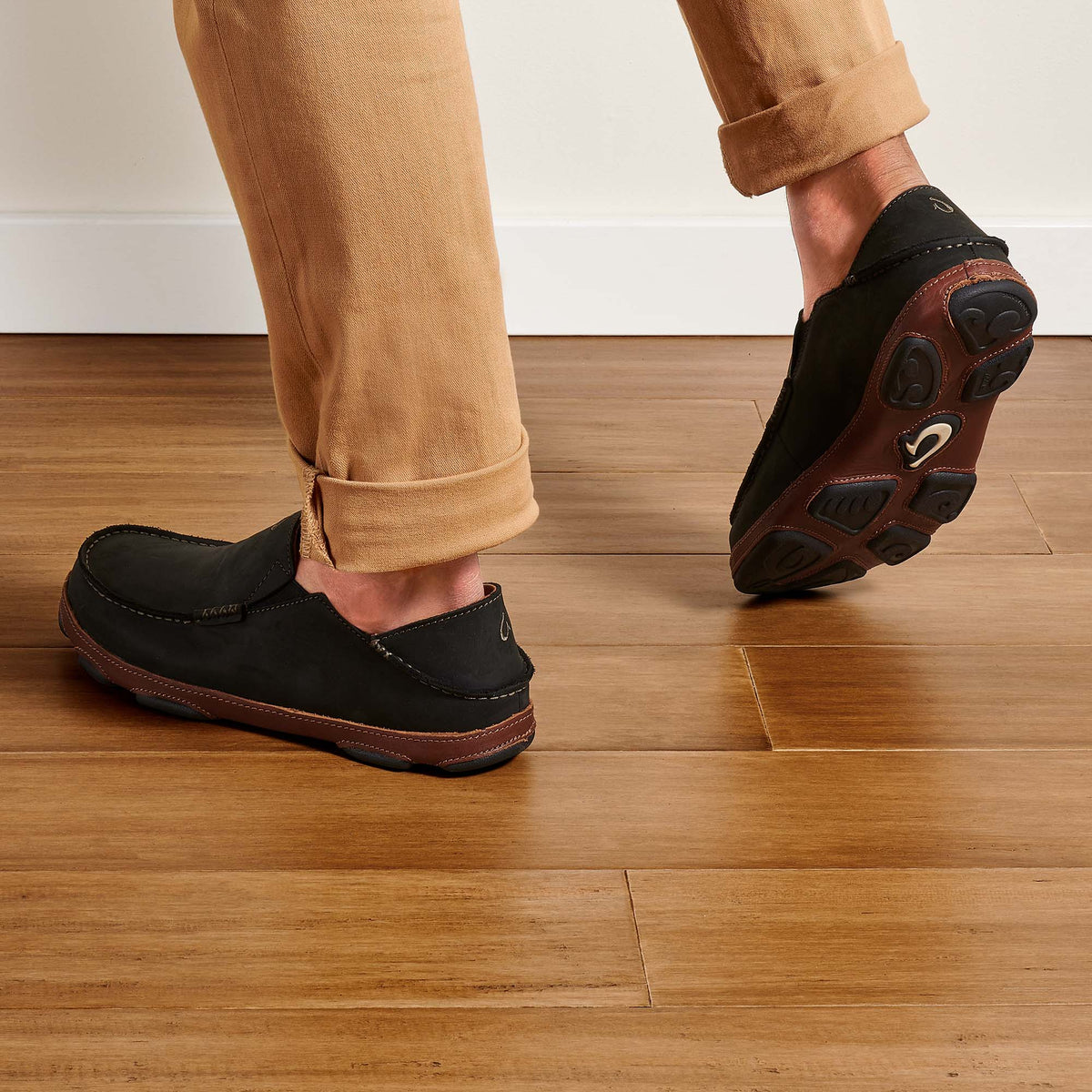 OluKai Latest | Moloā Men's Leather Slip On Shoes - Black / Toffee