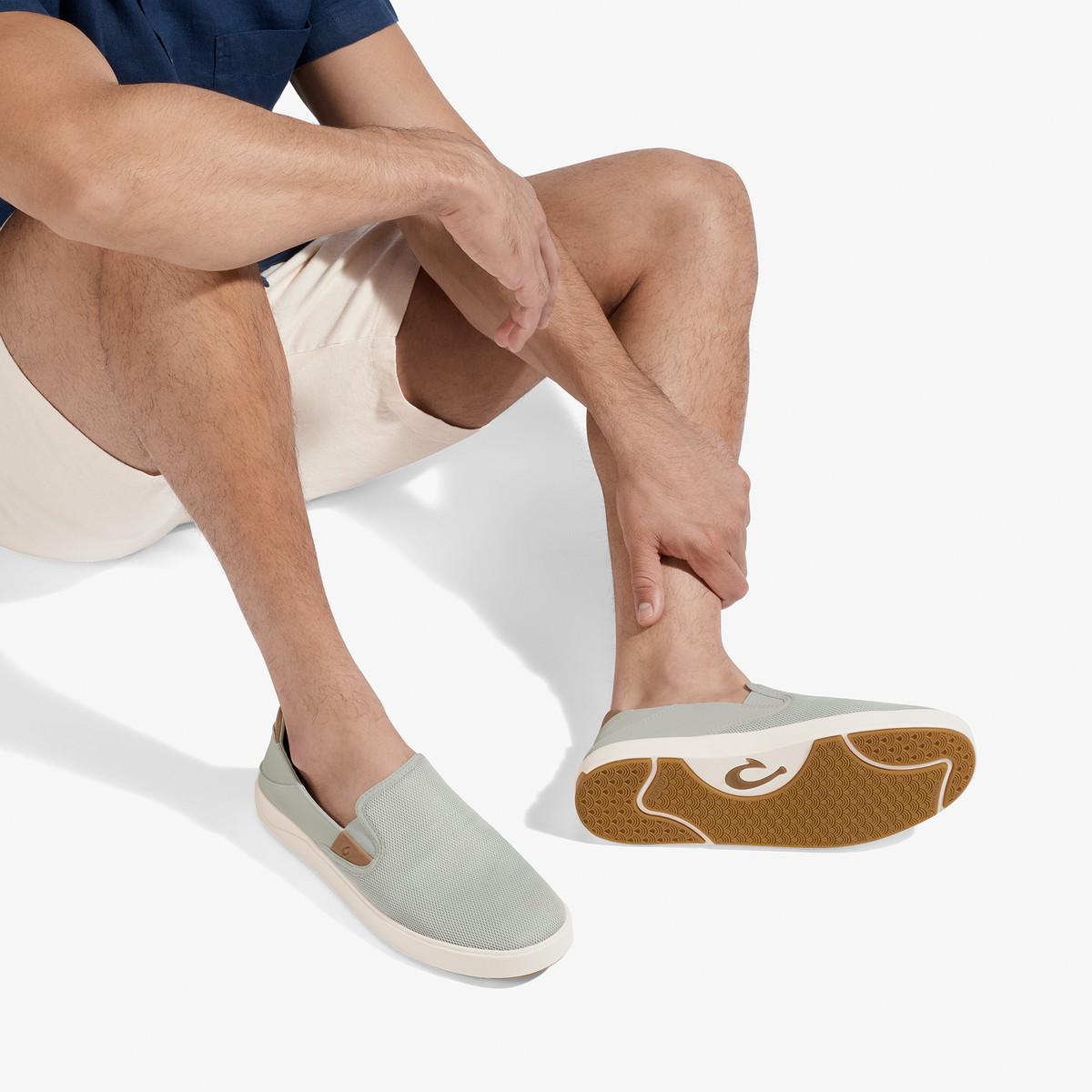OluKai Featured | Lae'ahi Nui - Cloud Grey / Tan