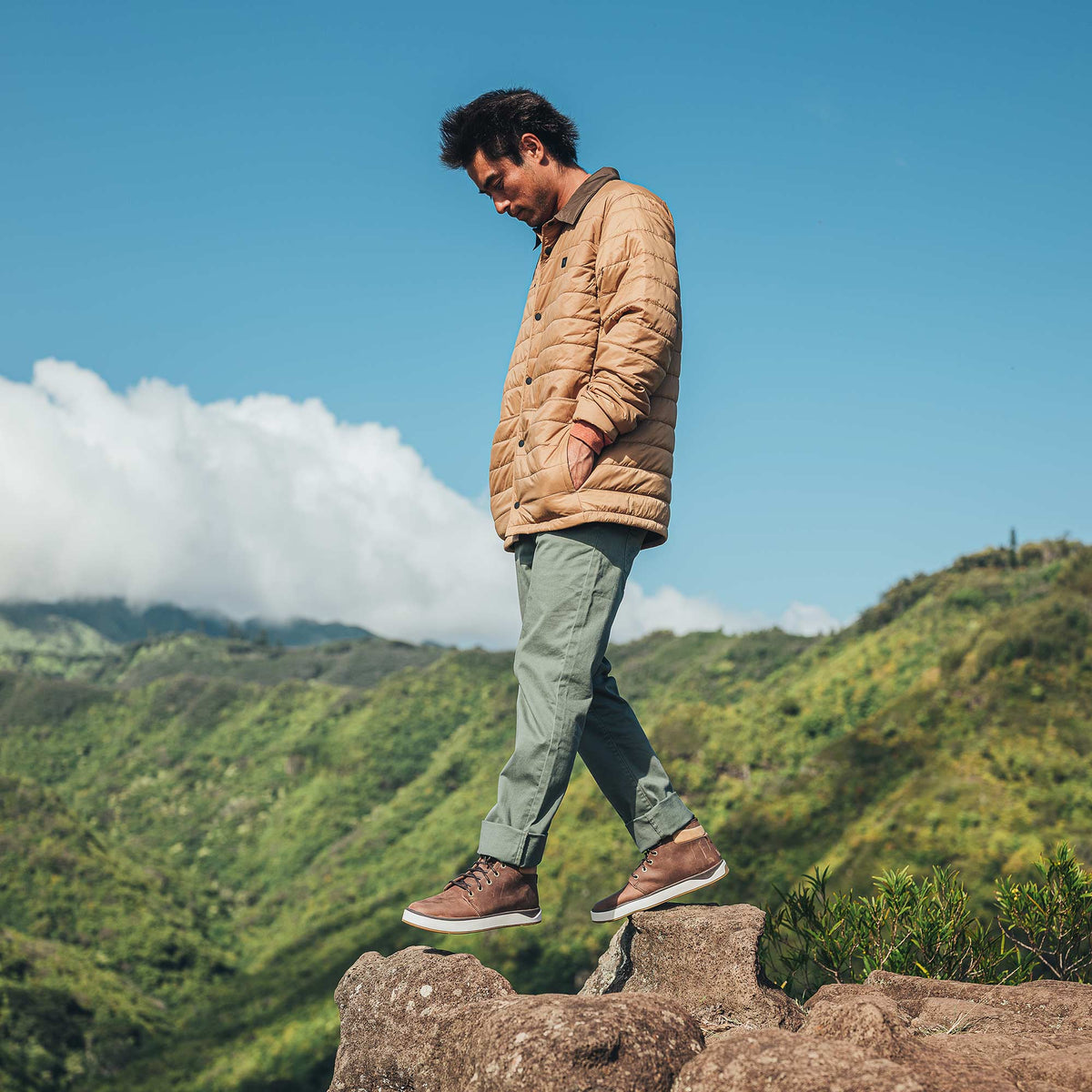 OluKai Best Seller | Kekaha Men’s Chukka Boots - Toffee / Off White