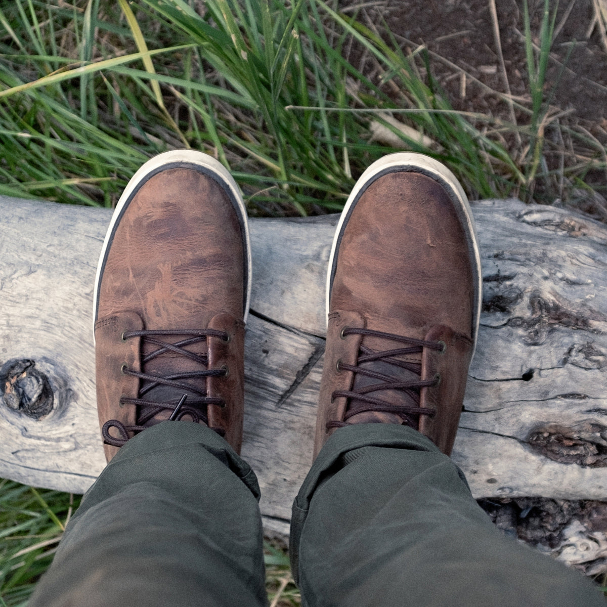 OluKai Best Seller | Kekaha Men’s Chukka Boots - Toffee / Off White