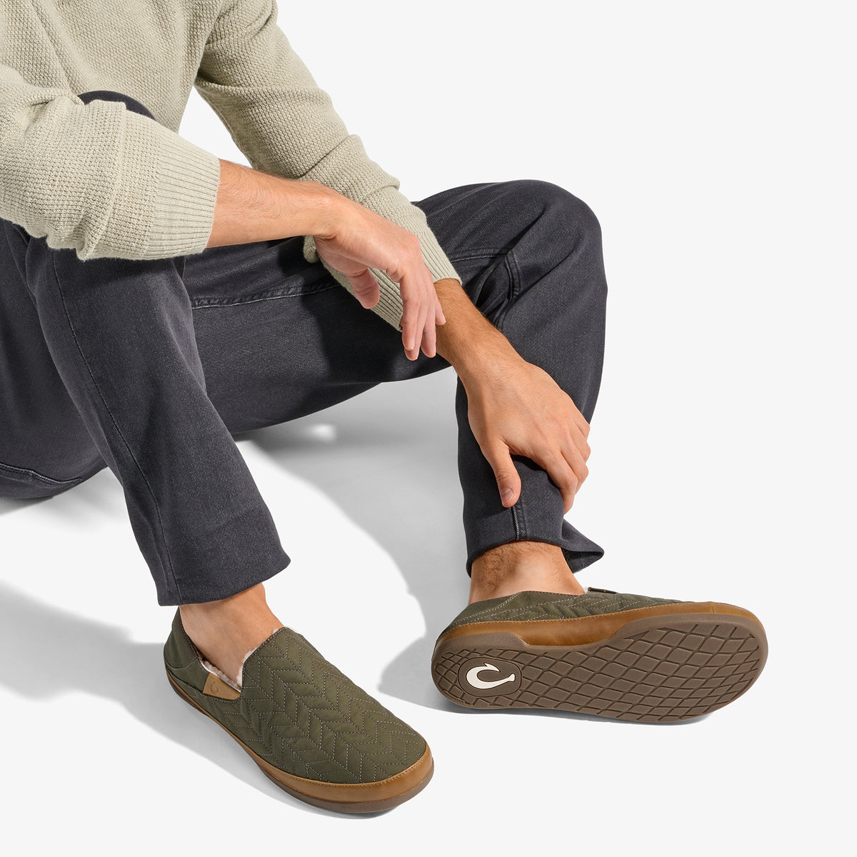 OluKai Hot Sale | Hanohano Men’s Waxed Canvas Slippers - Husk