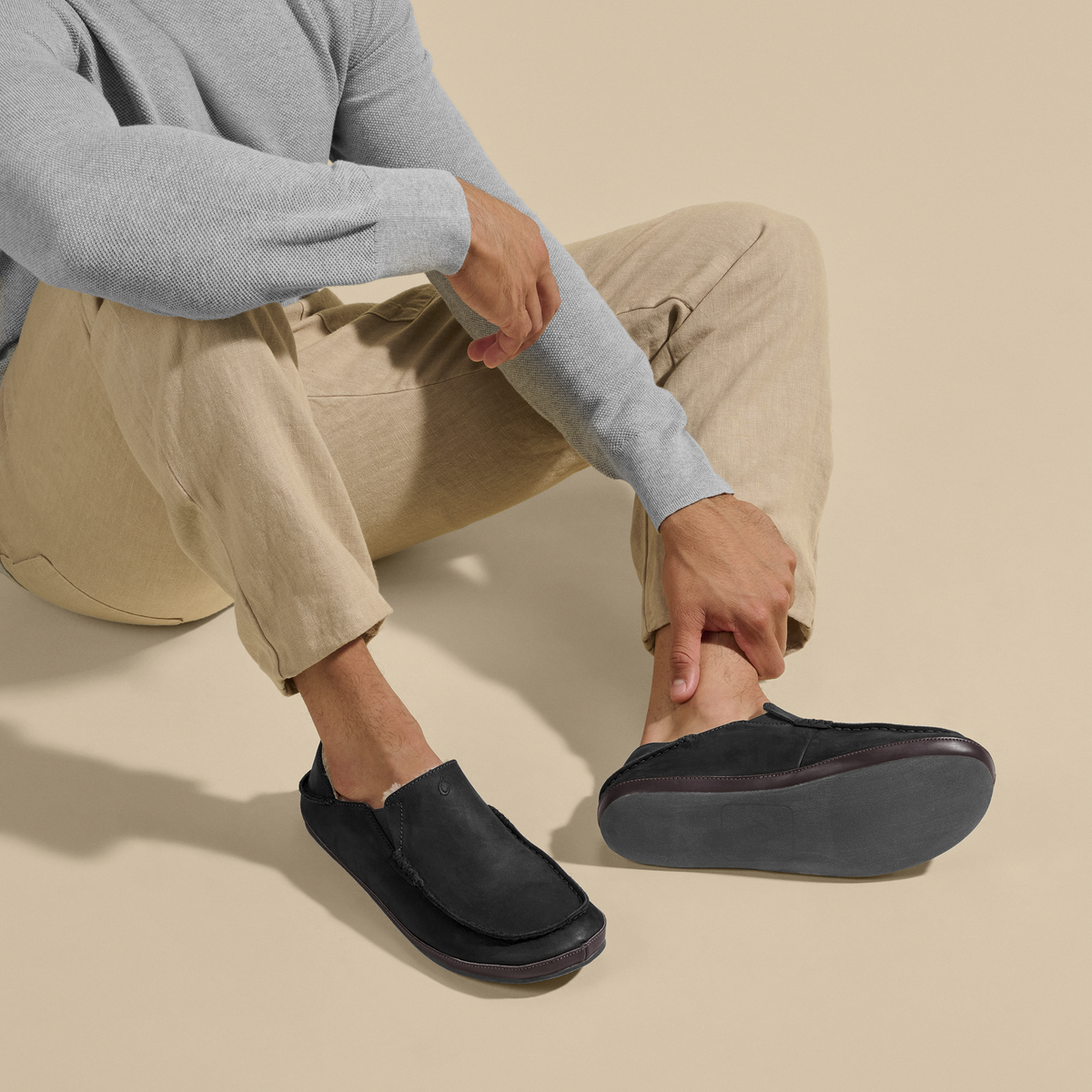 OluKai Smart Buy | Moloā Slipper - Black / Dk Java