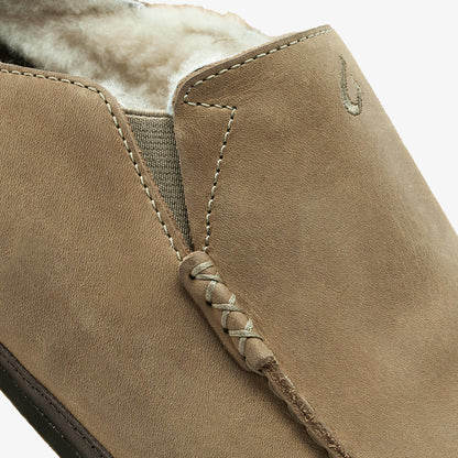 OluKai Best Seller | Moloā Slipper - Clay / Dk Java