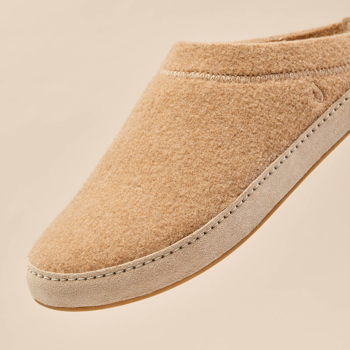 OluKai Everyday | Hāmani Hulu Men’s Wool Mule Slippers - Oatmeal