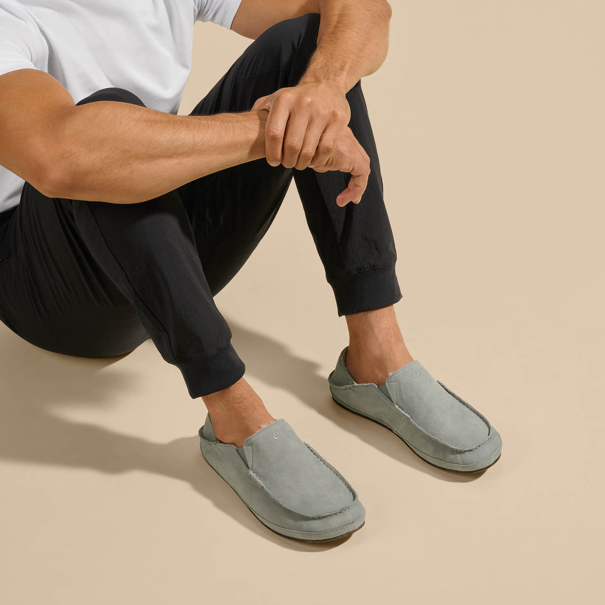 OluKai Hot Sale | Moloā Men's Leather Slippers - Kona Coffee