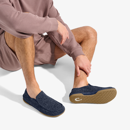 OluKai Recommended | Moloā Hulu Men’s Wool Slippers - Trench Blue