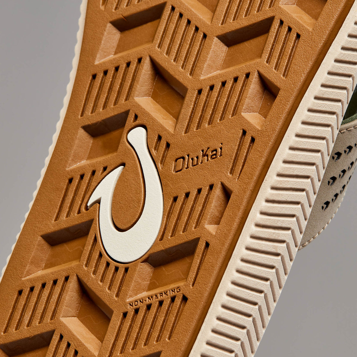 OluKai New | Ulele Men's Water-Ready Beach Sandals - Clay / Mustang