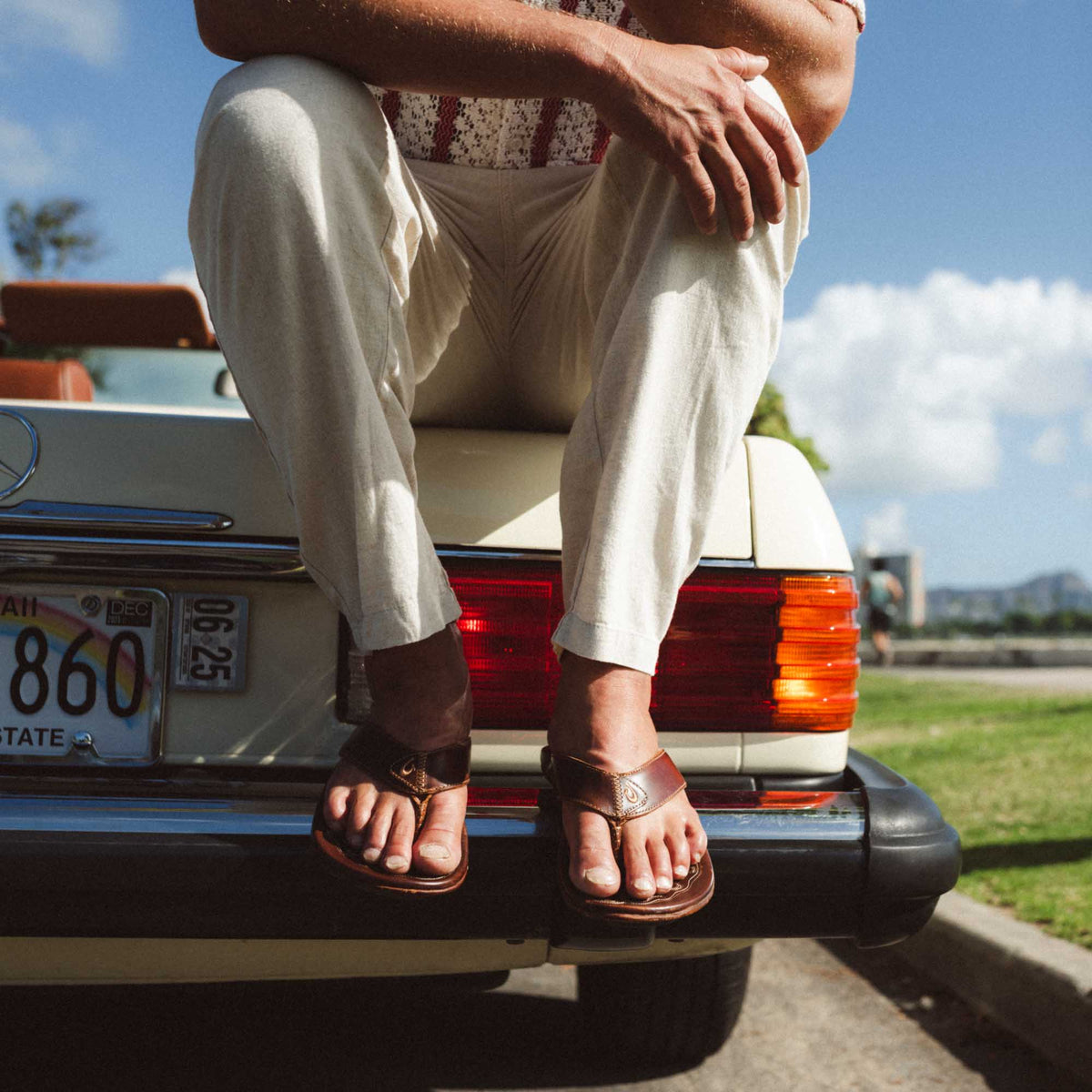 OluKai Everyday | Mekila Men's Full-Grain Leather Beach Sandals - Natural