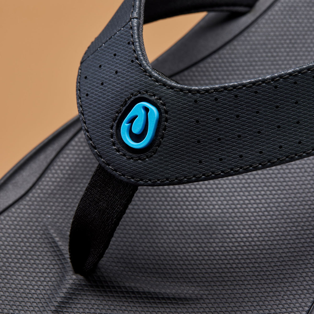 OluKai New | Ki‘i Men’s Water Ready Beach Sandals - Lava Rock / Bold Blue