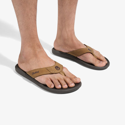 OluKai Featured | Pili - Tan / Dark Java