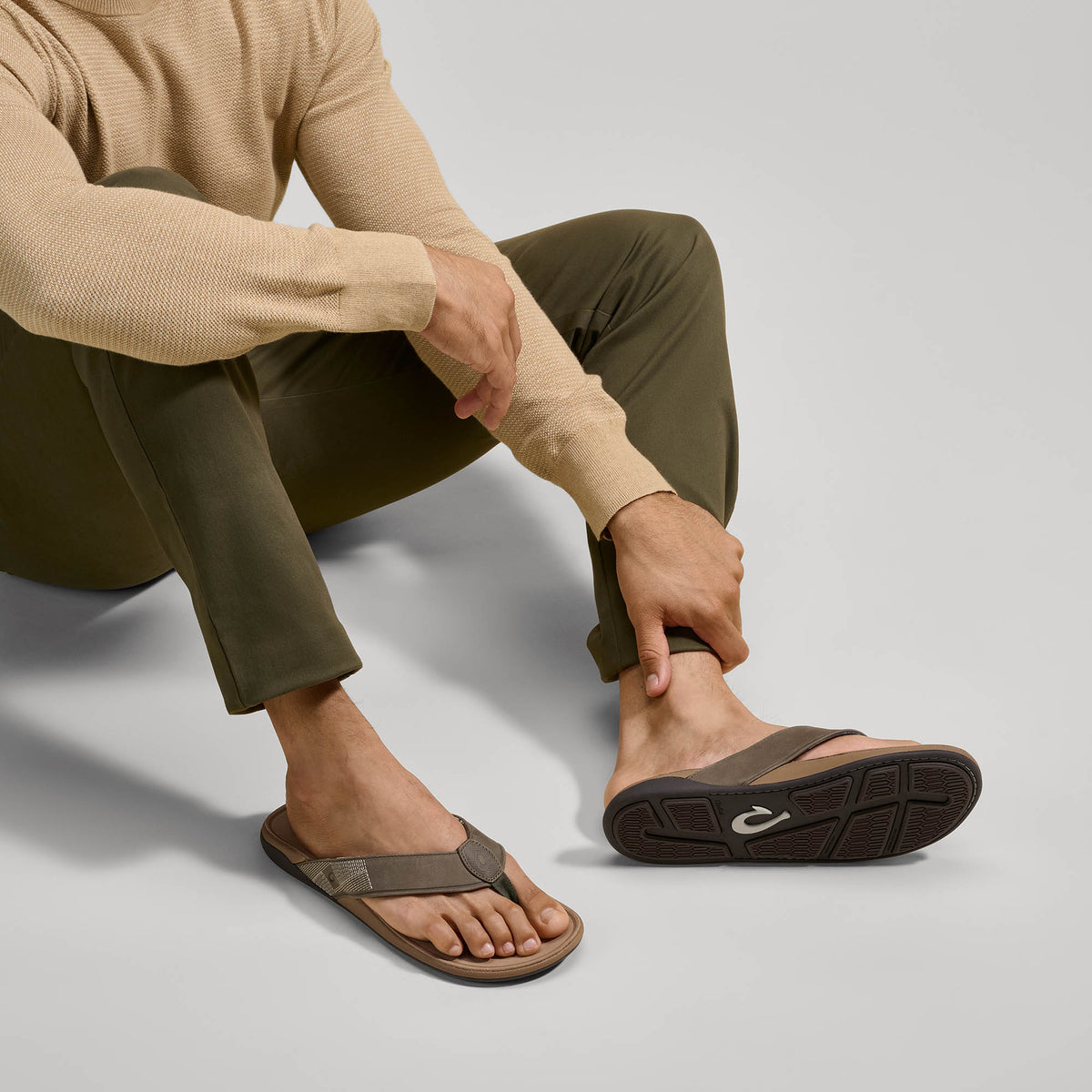 OluKai Quality | Tuahine Men's Waterproof Leather Beach Sandals - Hunter