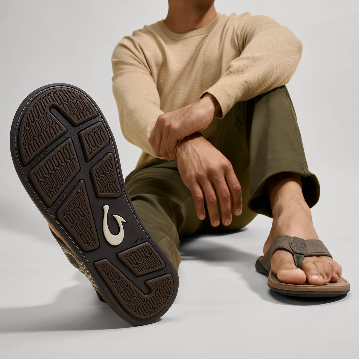 OluKai Quality | Tuahine Men's Waterproof Leather Beach Sandals - Hunter