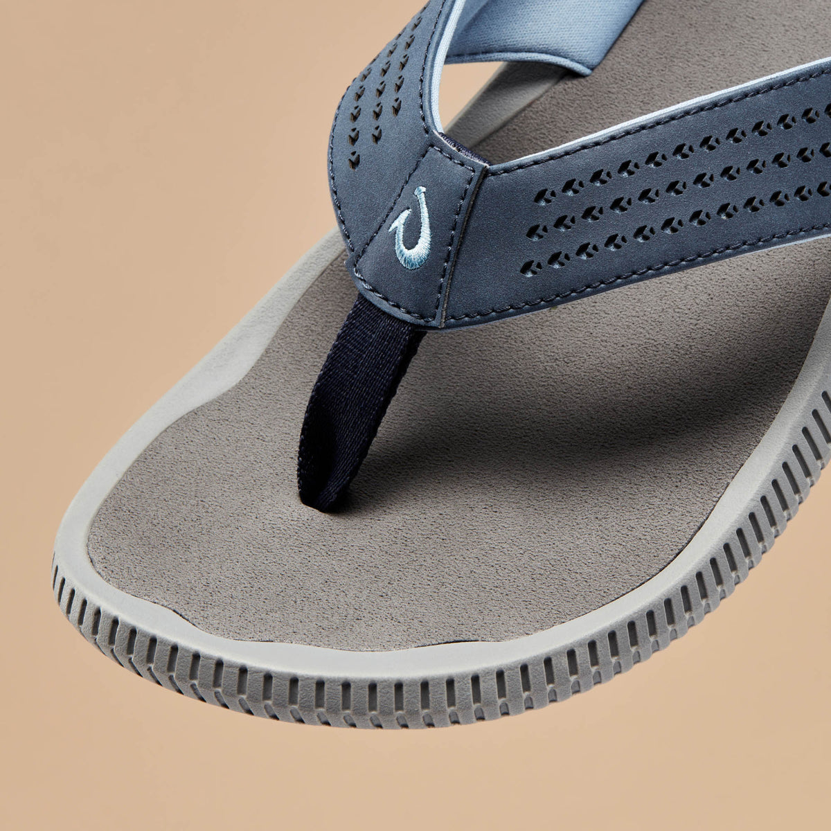 OluKai Sale | Ulele Men's Beach Sandals - Blue Depth / Charcoal