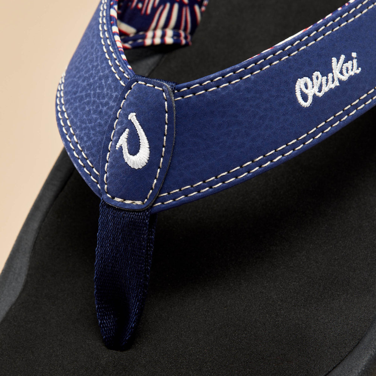 OluKai New | ‘Ohana Men's Beach Sandals - Navy / Onyx