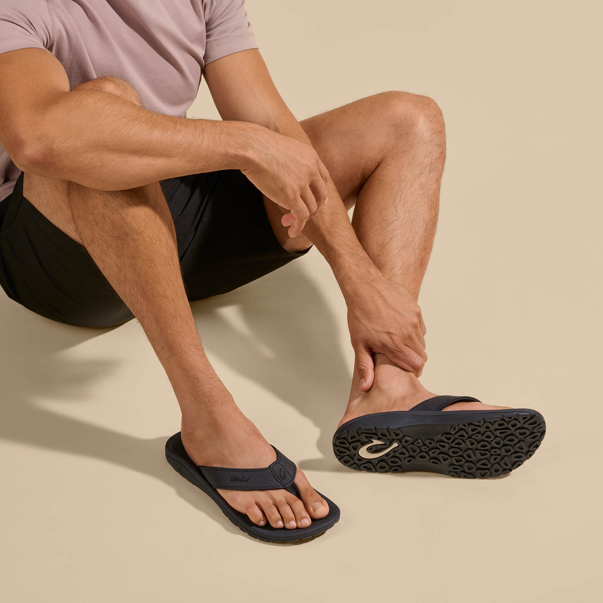 OluKai New | ‘Ohana Men's Best Selling Beach Sandals - Black
