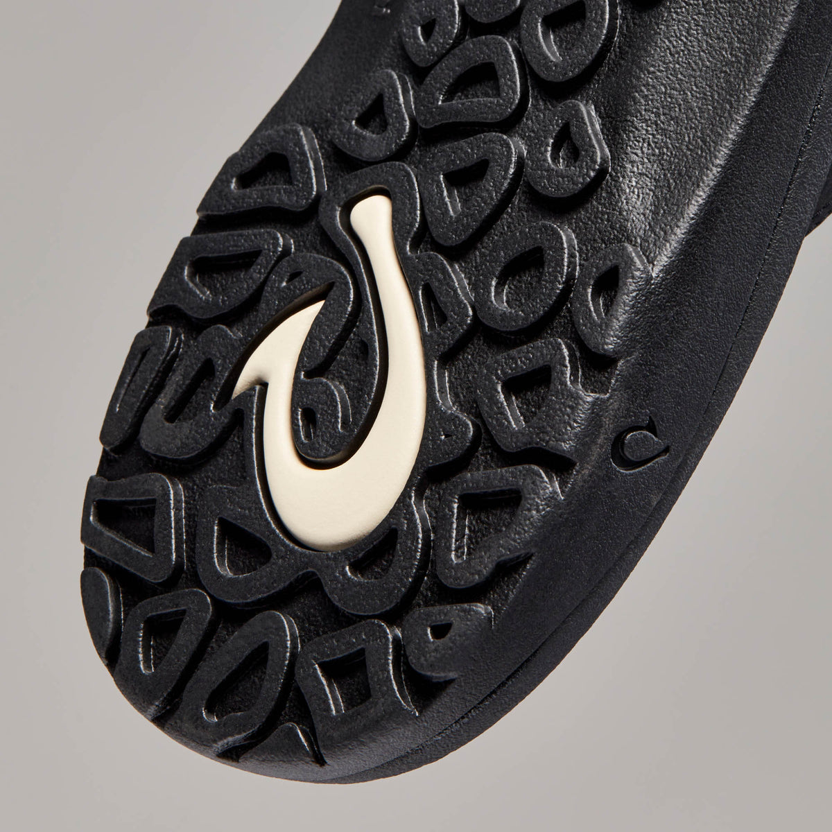 OluKai New | ‘Ohana Men's Best Selling Beach Sandals - Black