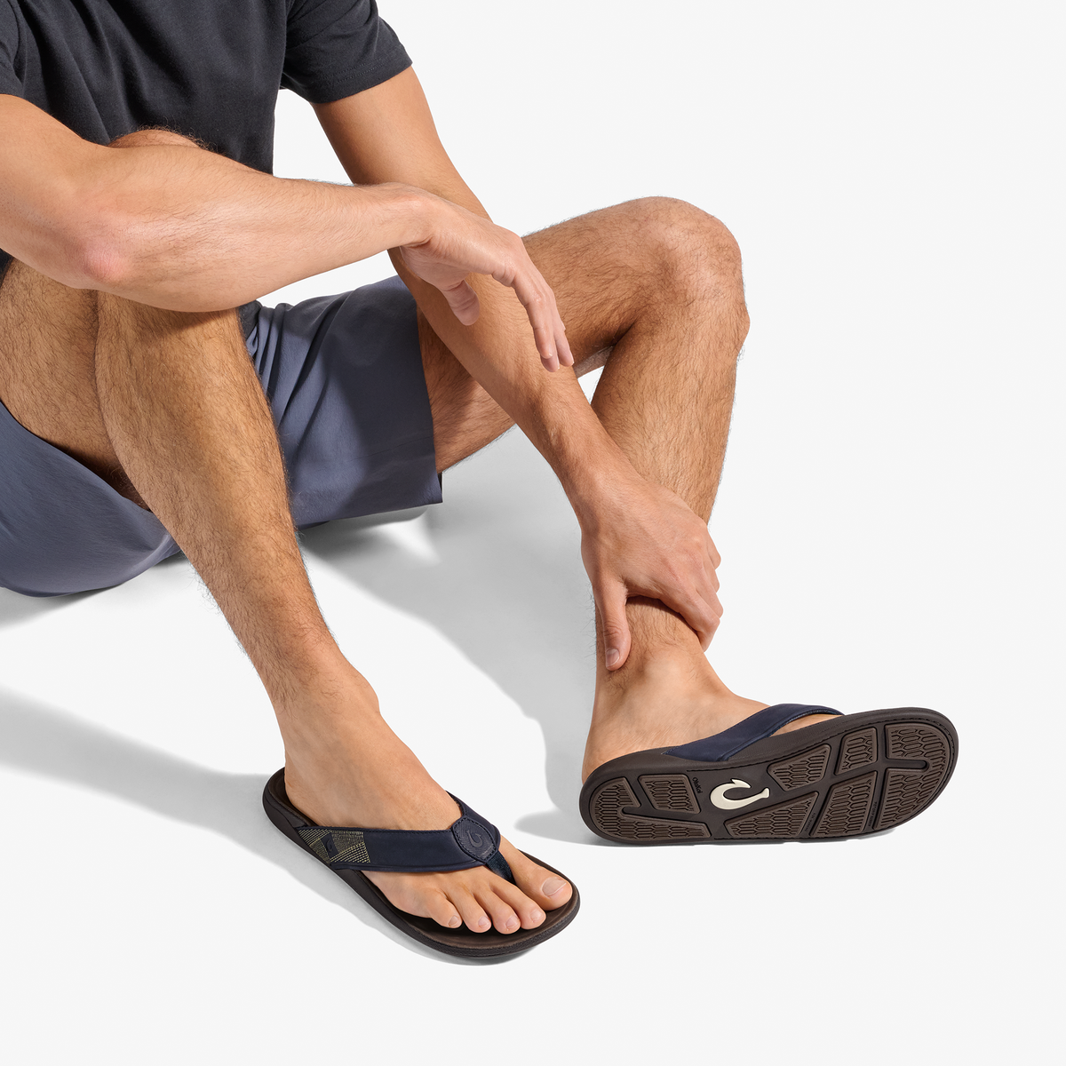 OluKai Best Price | Tuahine Men's Waterproof Leather Beach Sandals - Trench Blue