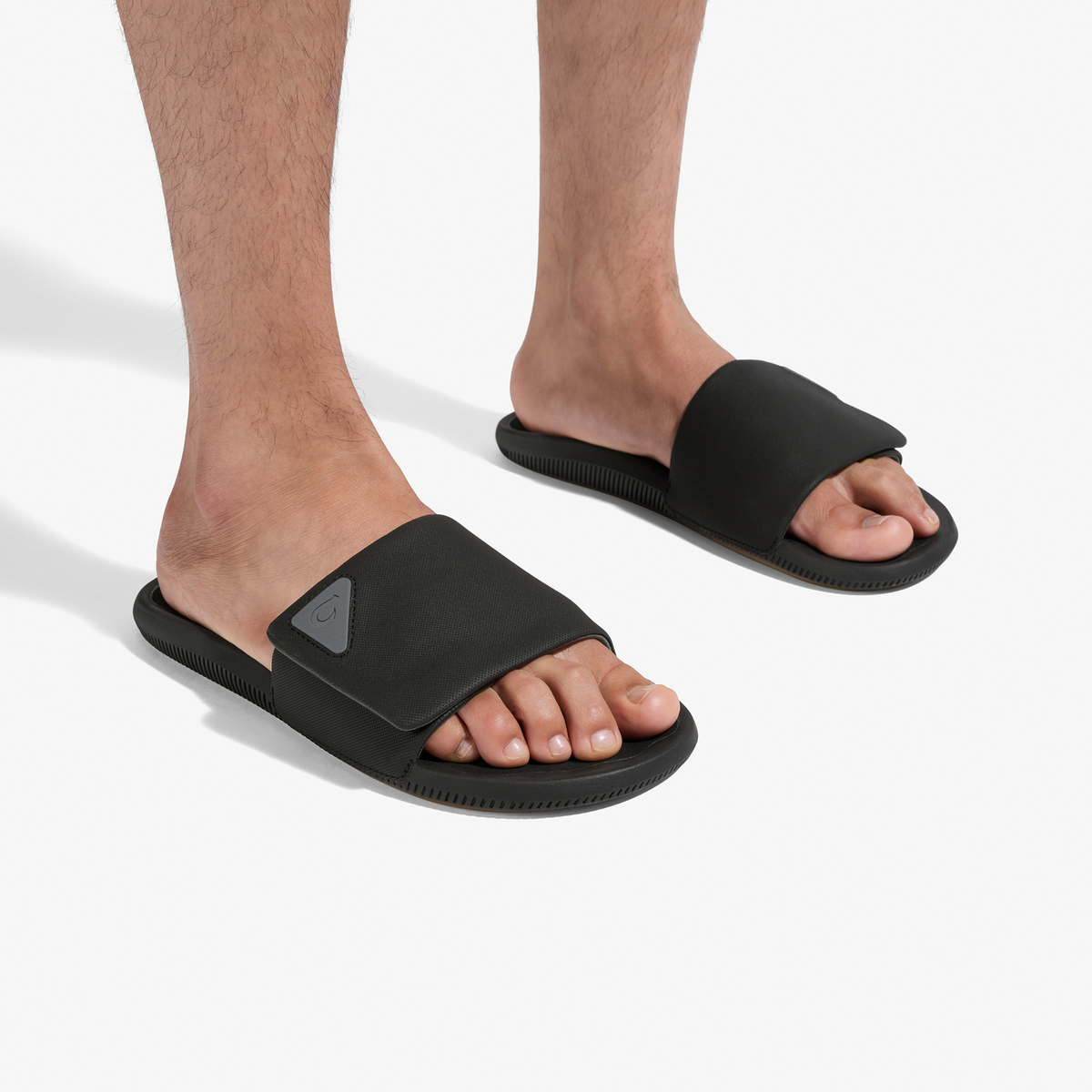 OluKai New | Ulele Slide - Lava Rock / Lava Rock