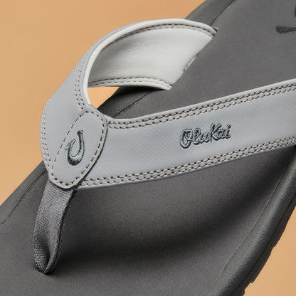 OluKai Essential | ‘Ohana Men's Best Selling Beach Sandals - Ash / Rock
