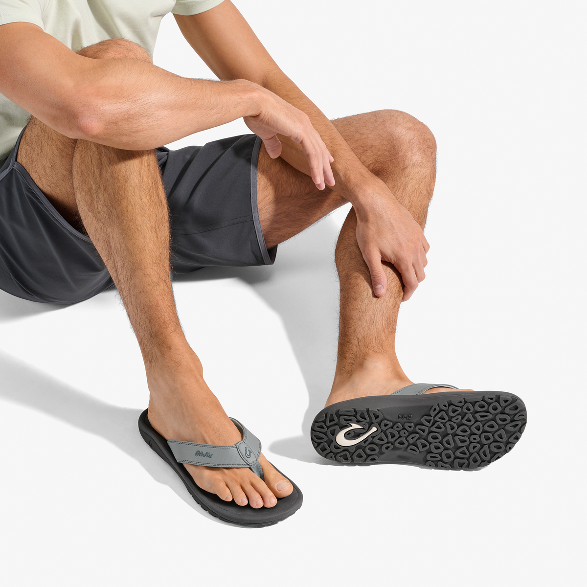 OluKai Essential | ‘Ohana Men's Best Selling Beach Sandals - Ash / Rock