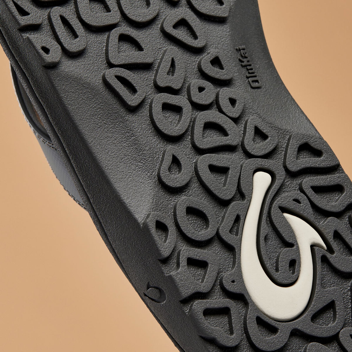 OluKai Essential | ‘Ohana Men's Best Selling Beach Sandals - Ash / Rock