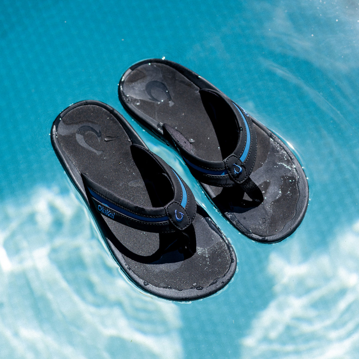 OluKai New | ʻOhana Pālua - Black / Slate Blue