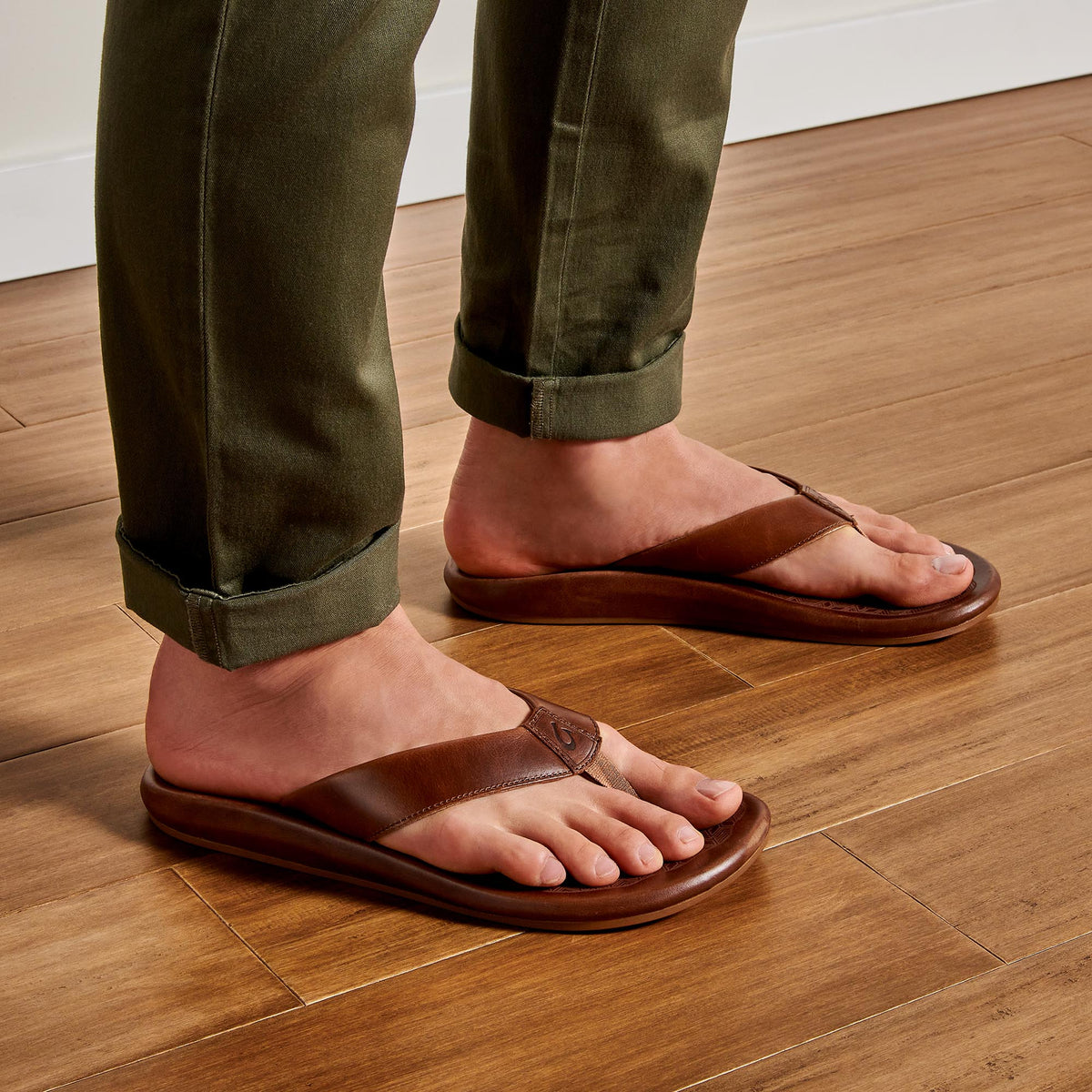 OluKai Quality | ‘Ilikai Men‘s Leather Sandals - Toffee