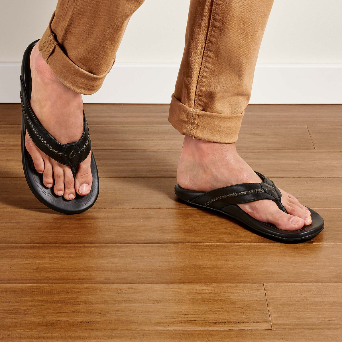 OluKai New | OluKai Mea Ola - Black | Men's Leather Beach Sandals