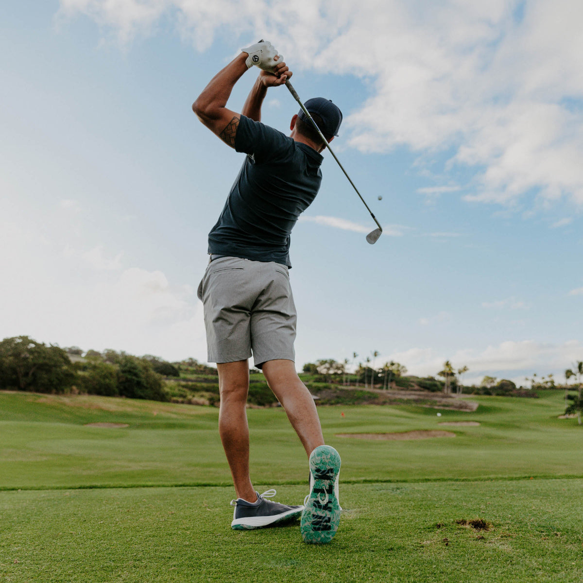 OluKai Premium | Mākena Men’s Waterproof Golf Shoes - Mood Indigo