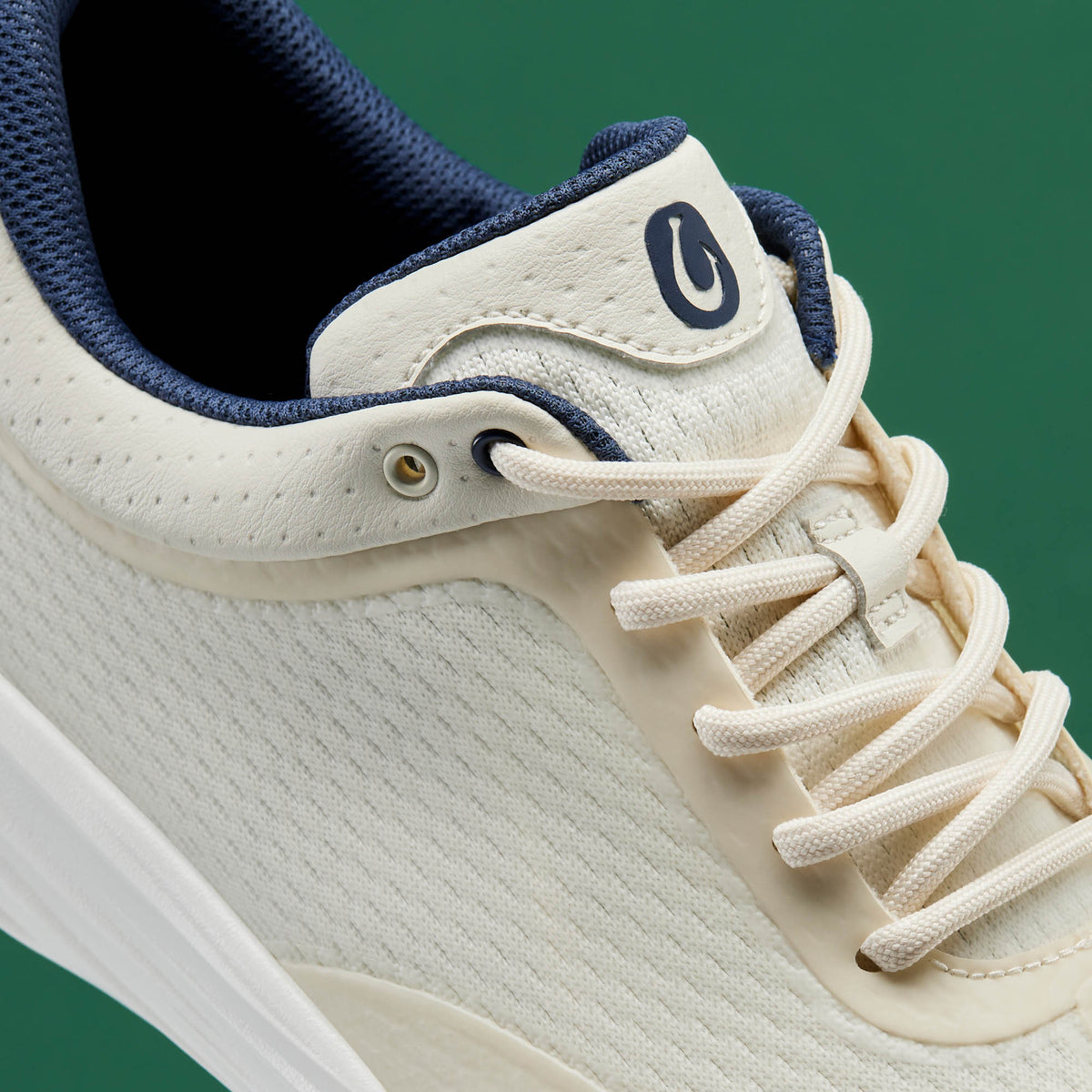 OluKai Sale | Mākena Men’s Waterproof Golf Shoes - White Sand