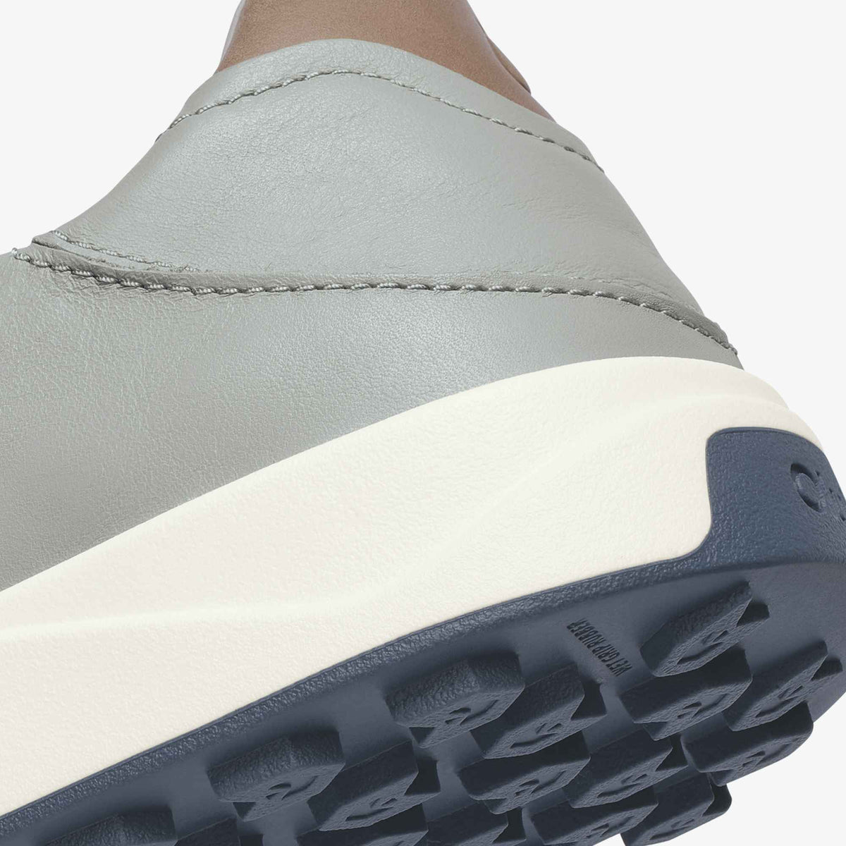 OluKai Latest | Wai‘alae - Grey Fog / Tan