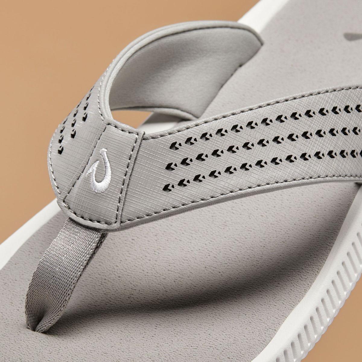 OluKai Popular | Ulele Golf Men’s Golf Sandals - Ash