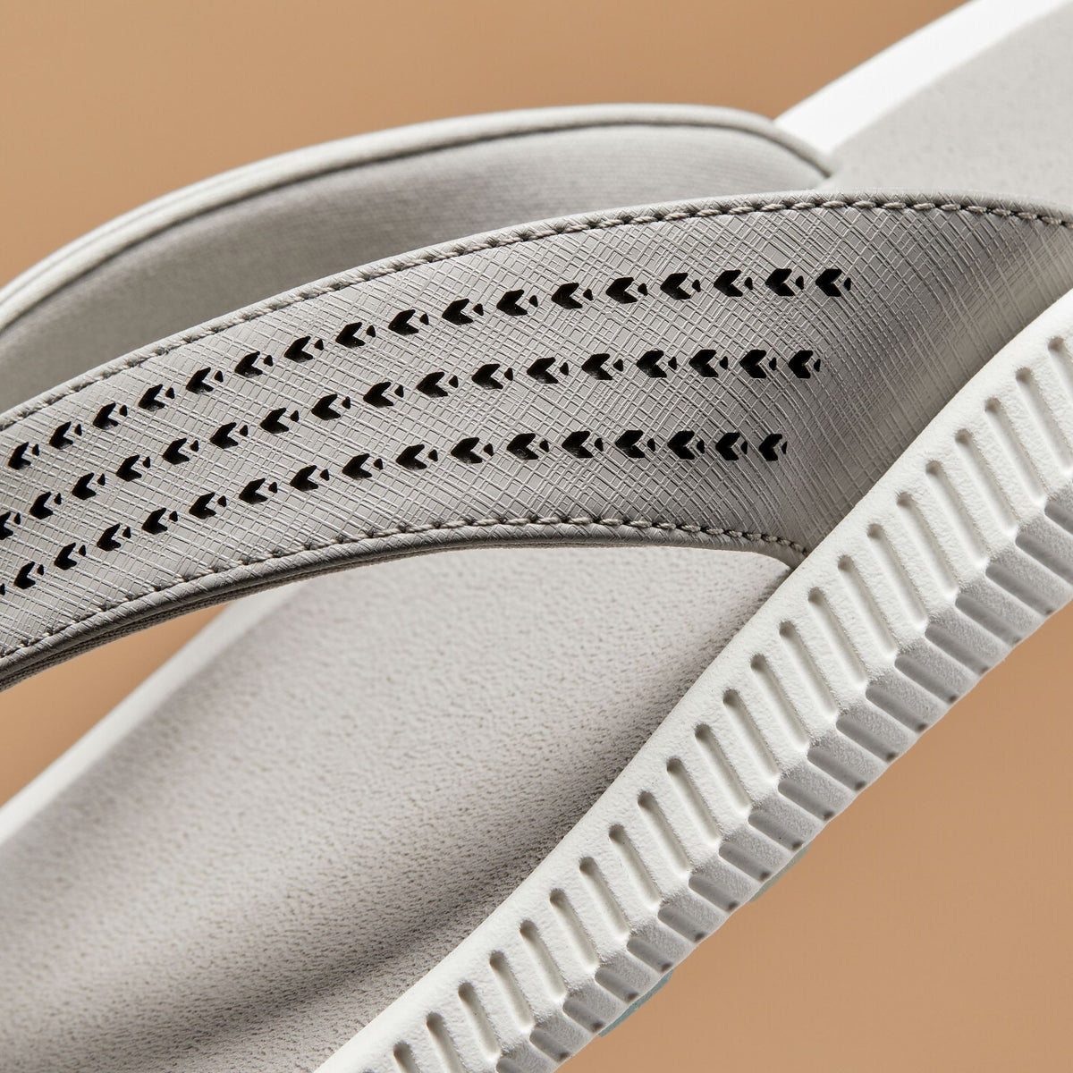 OluKai Popular | Ulele Golf Men’s Golf Sandals - Ash