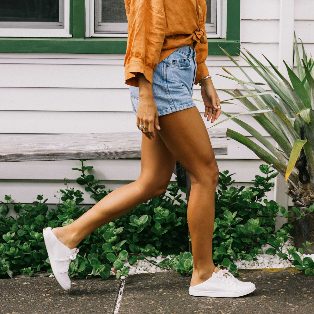 OluKai Top Pick | Pehuea Lī Women's Sneakers - White