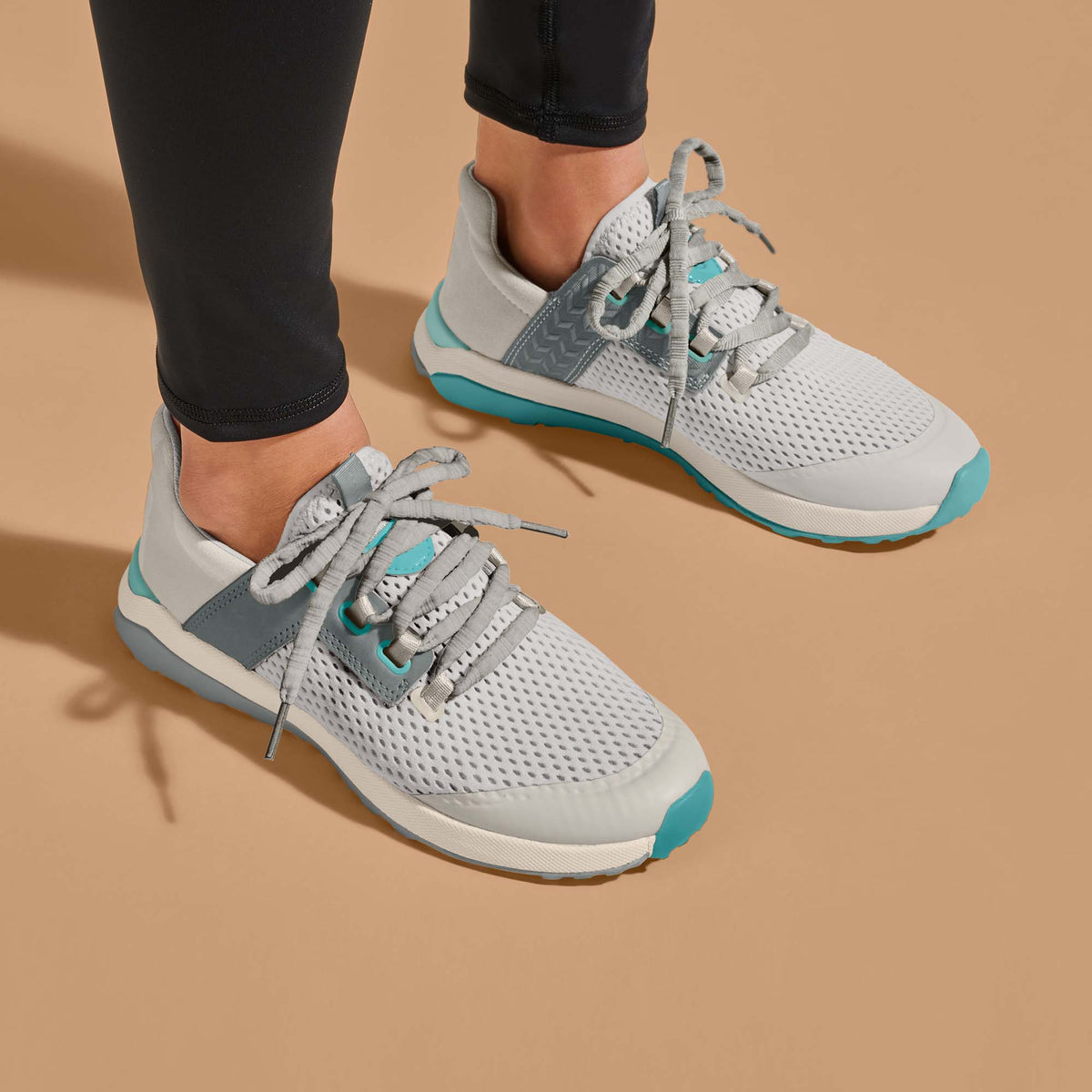 OluKai New | Wailuku Women’s Athletic Shoes - Mist Grey