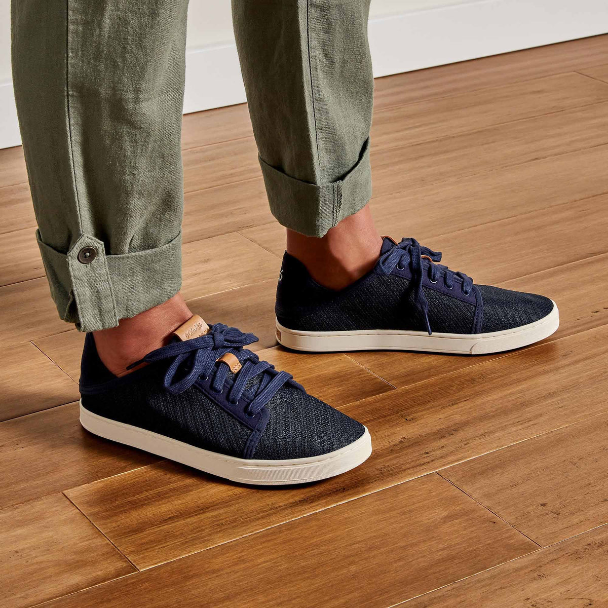 OluKai Premium | Pehuea Lī Women's Sneakers - Trench Blue